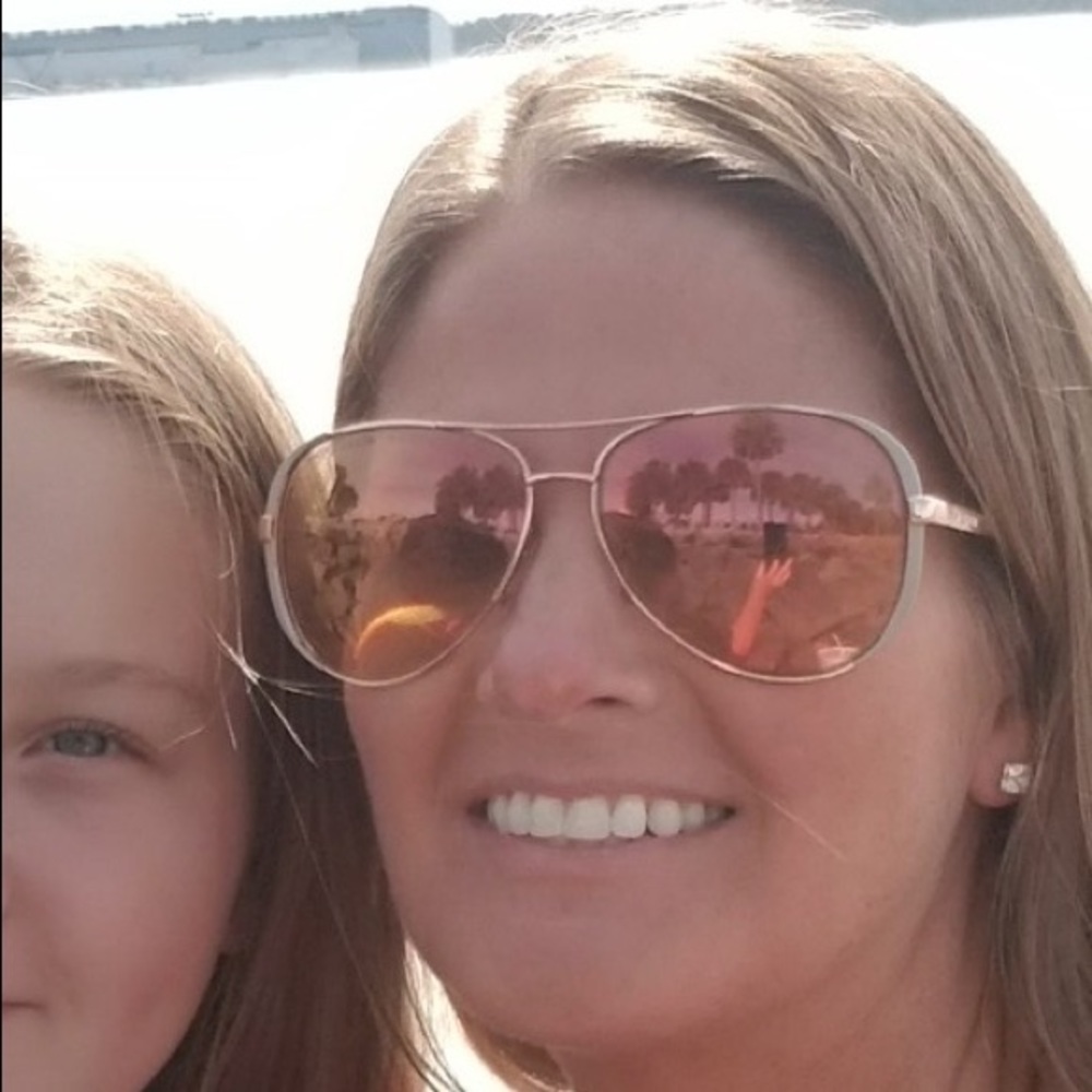 Meet your Posher, Jennifer